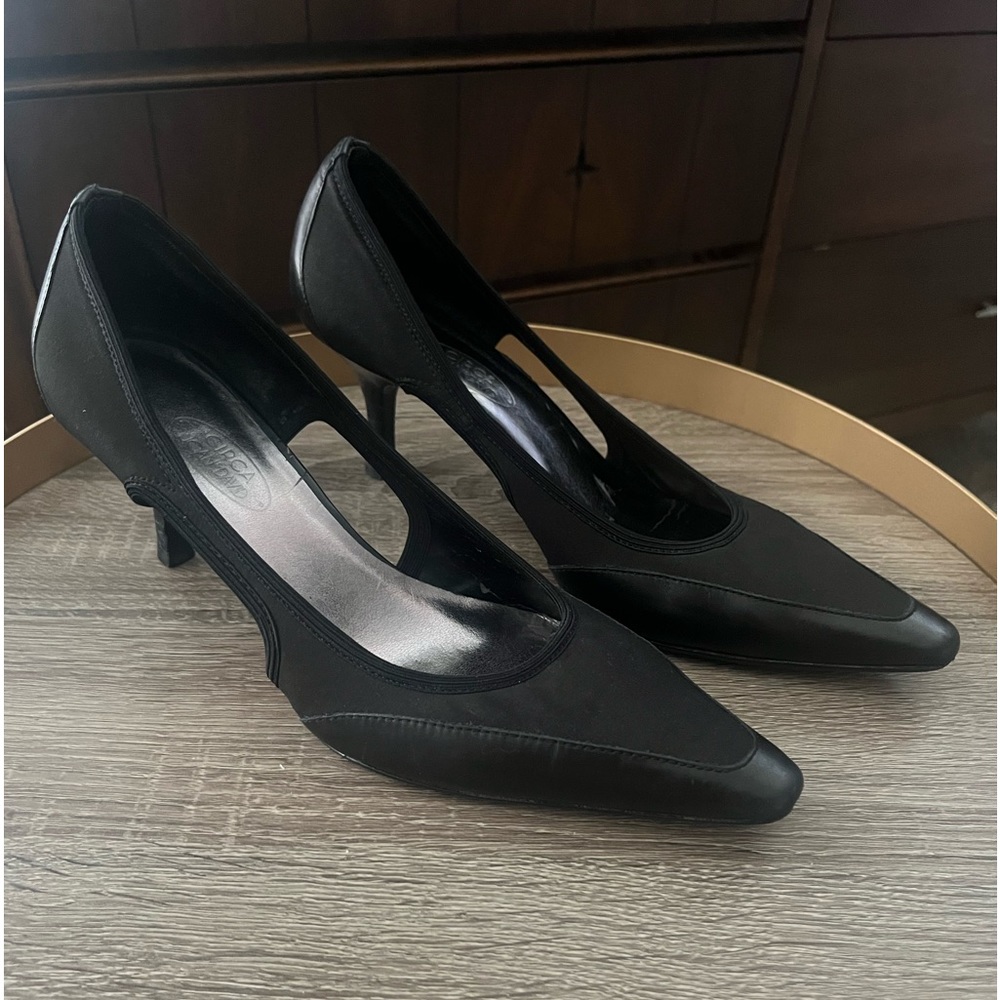CJ Donella Black Fabric & Leather Pumps Size 8.5